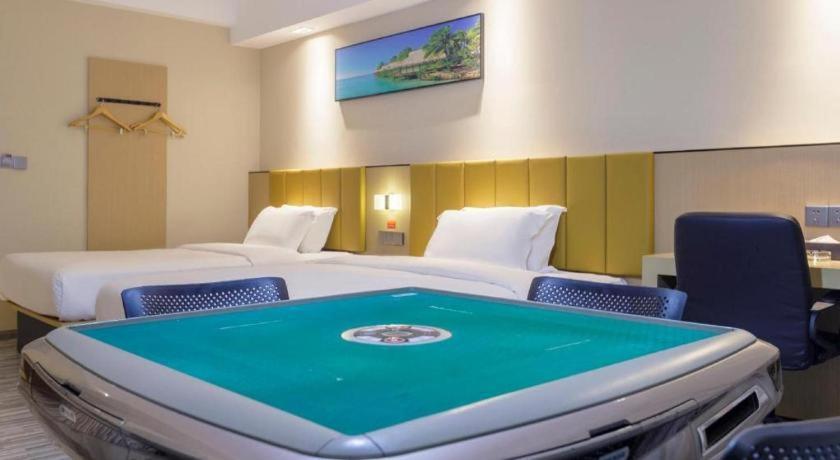 Jingtu Hotel Zhanjiang Dingsheng Plaza Store Esterno foto