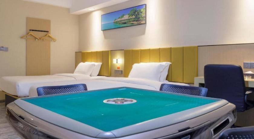 Jingtu Hotel Zhanjiang Dingsheng Plaza Store Esterno foto
