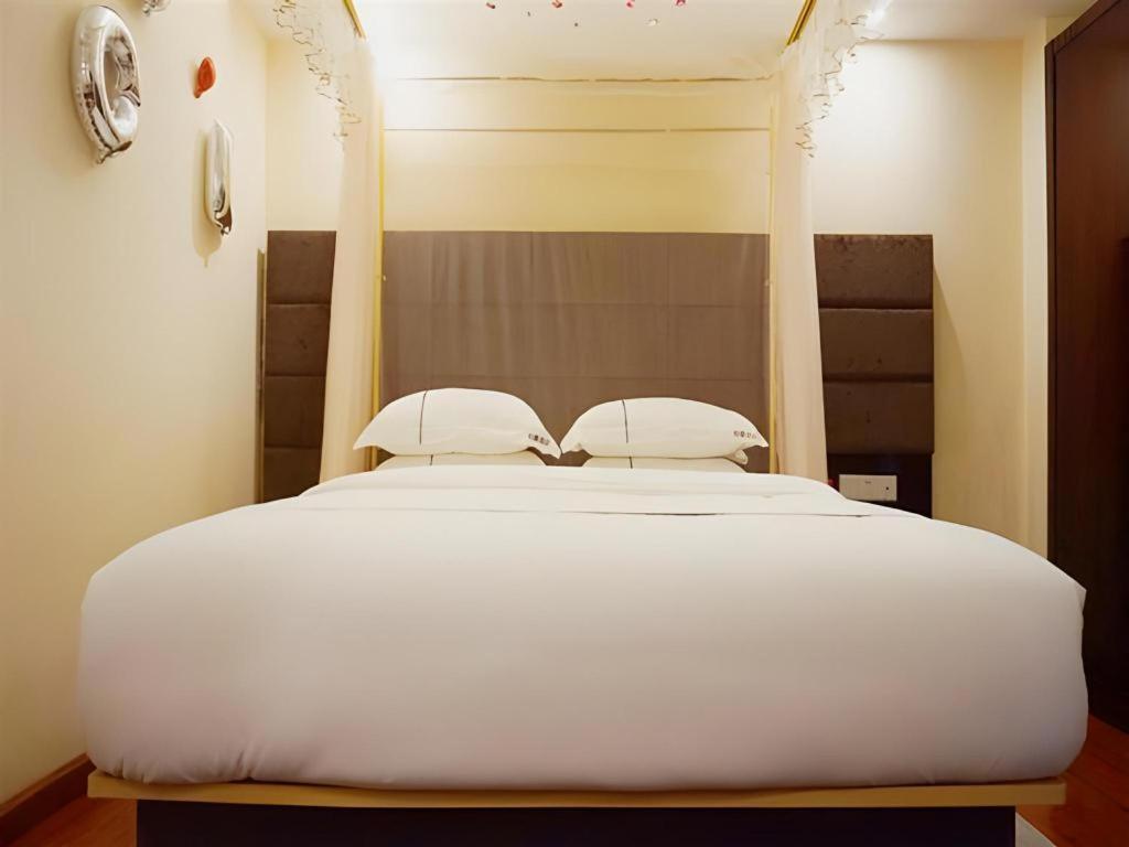 Jingtu Hotel Zhanjiang Dingsheng Plaza Store Esterno foto